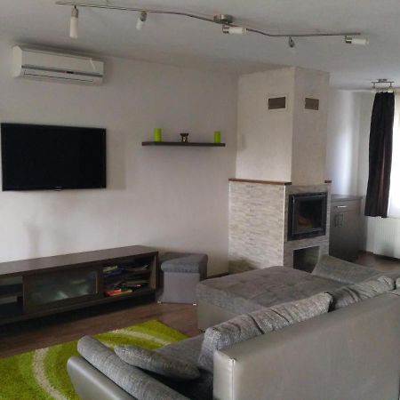 Family Holiday Apartman Nyíregyháza Esterno foto