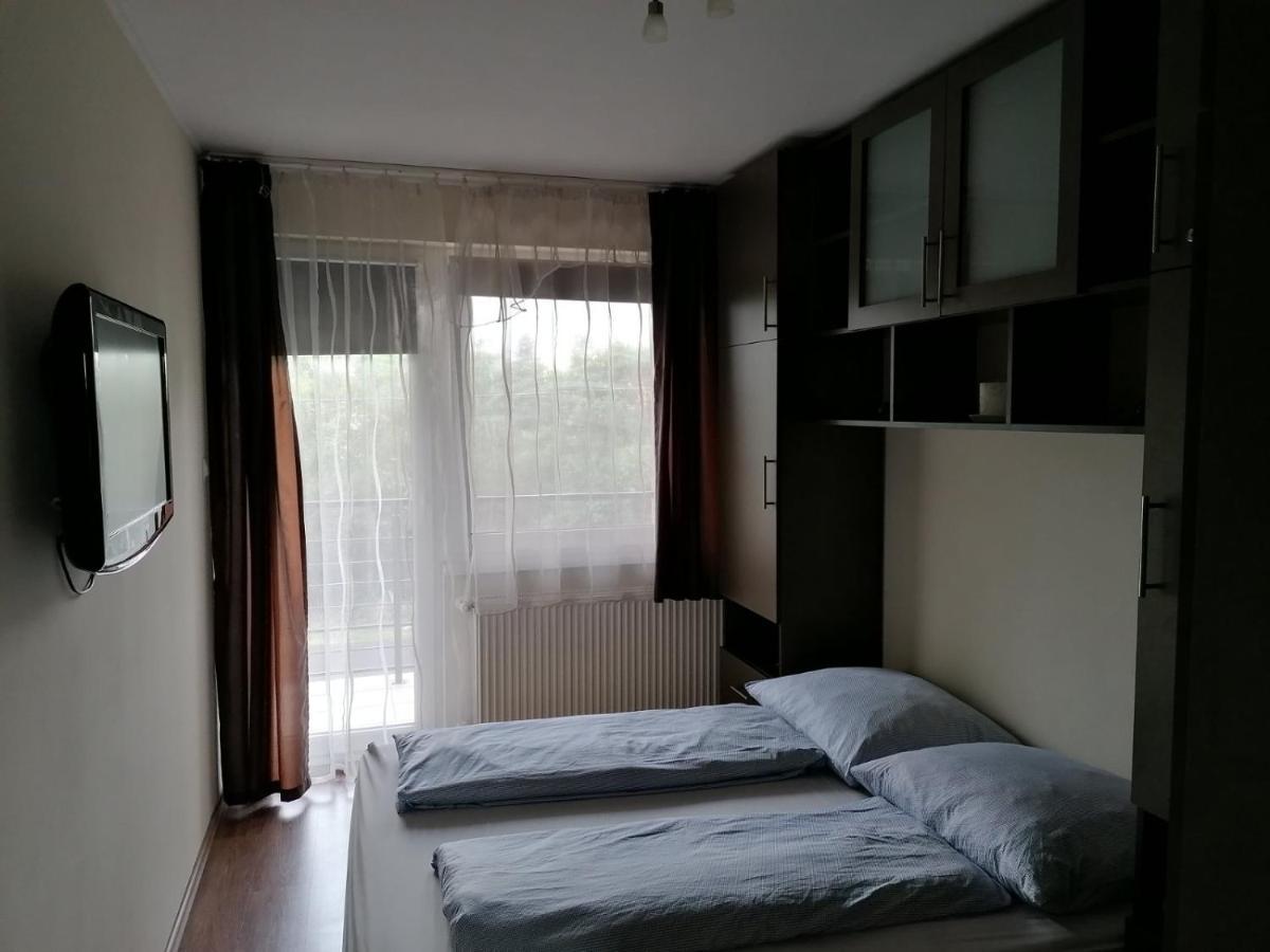 Family Holiday Apartman Nyíregyháza Esterno foto