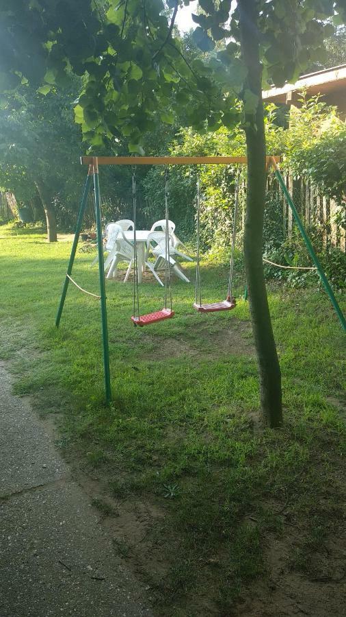 Family Holiday Apartman Nyíregyháza Esterno foto